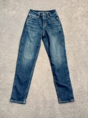 American Eagle Jeans Women's Size 00 Medium Wash Curvy Stretch Mom Jean (0957)